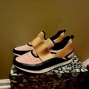 Steven Madden Antics Rose Gold Fashion Sneaker Sz 9